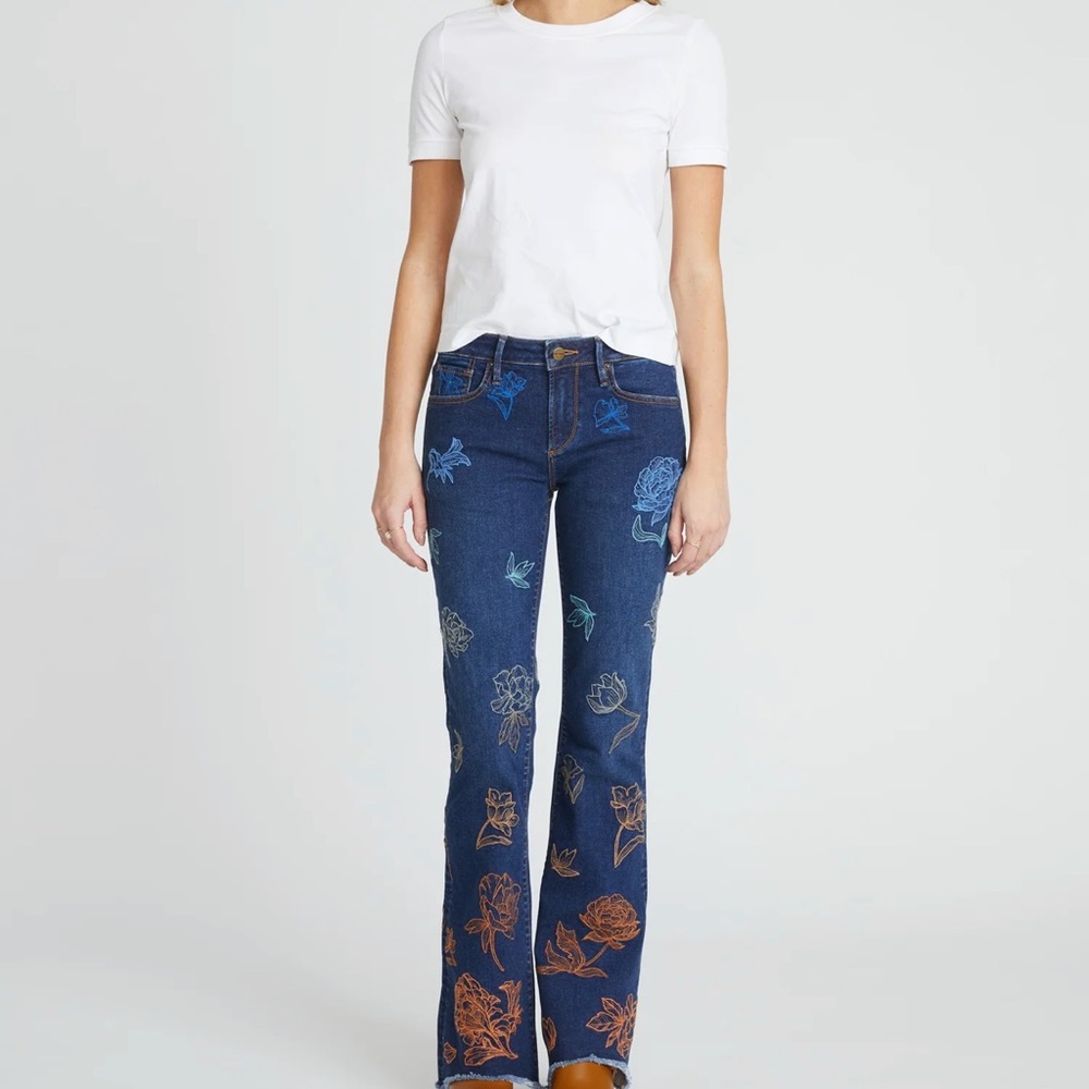 NWOT DRIFTWOOD Eva Boot Cut - Ombré etched